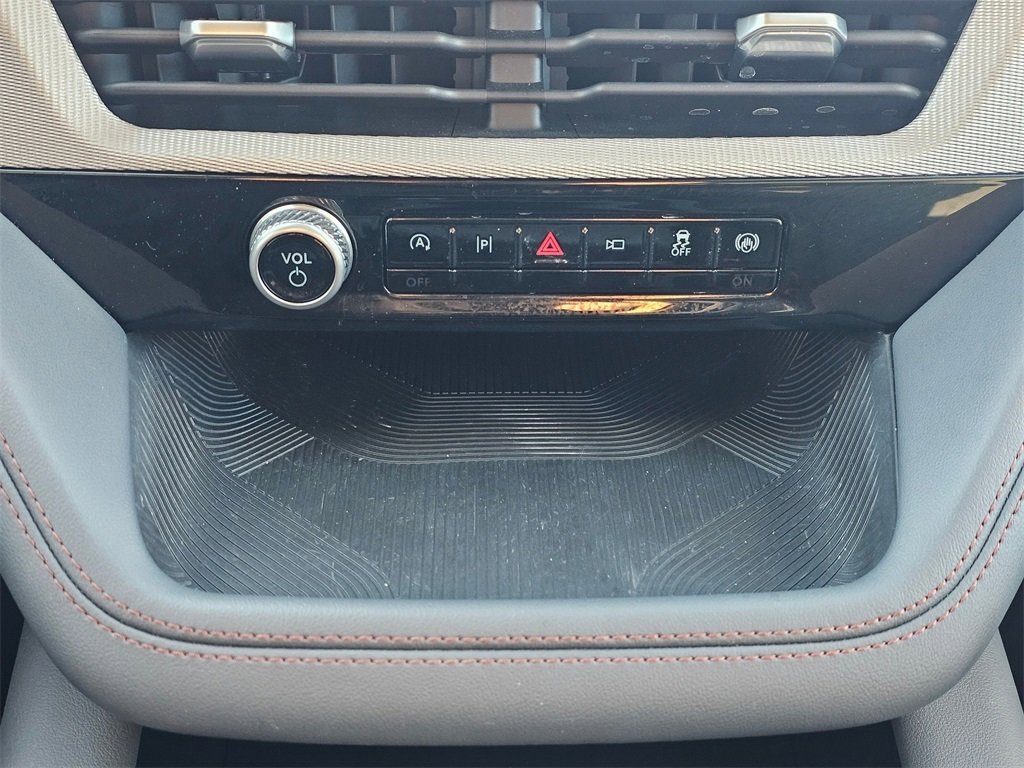 Used 2025 Ford Explorer Active image 16