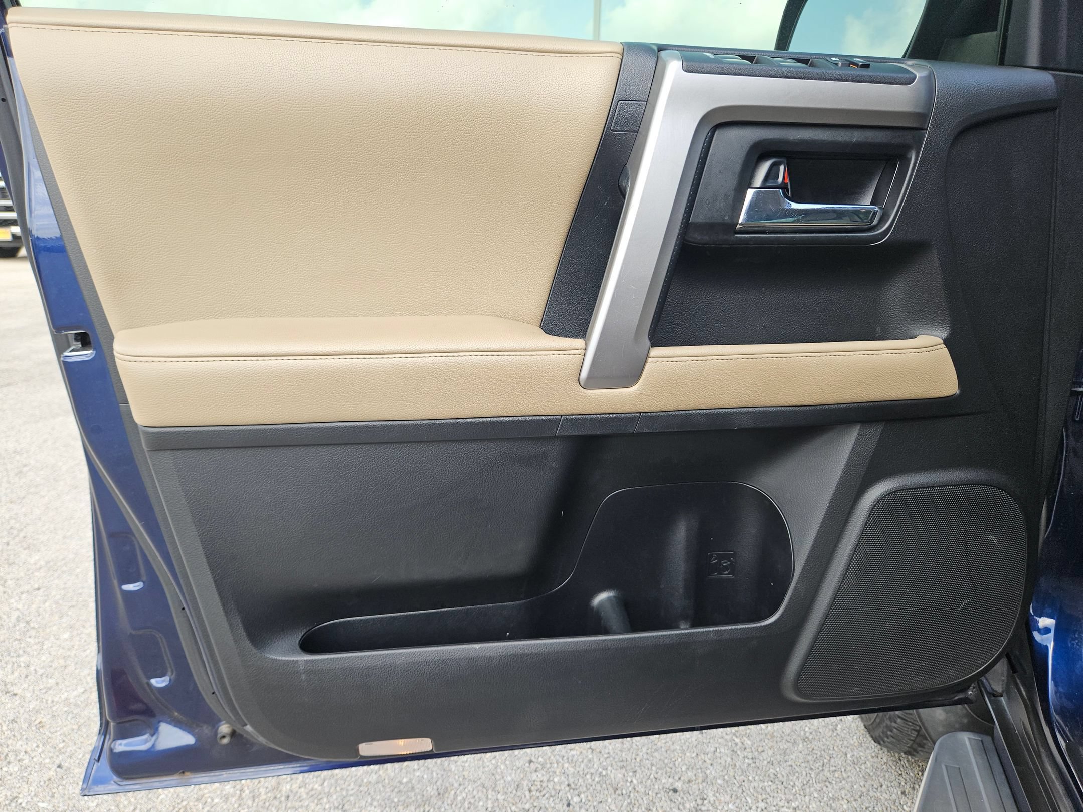 Used 2019 Toyota 4Runner SR5 Premium AWD/4WD image 11