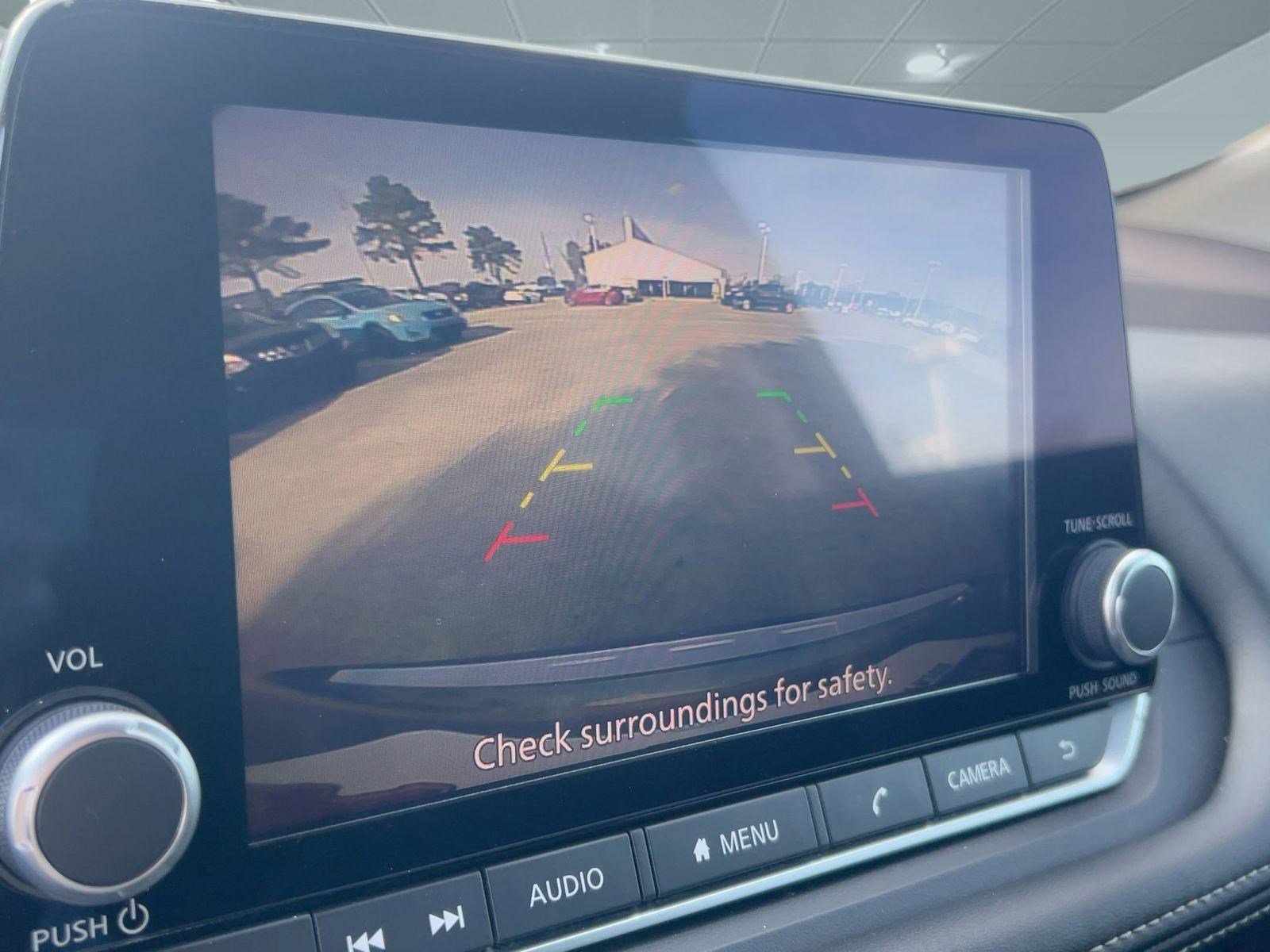 Used 2023 Nissan Rogue SV image 24