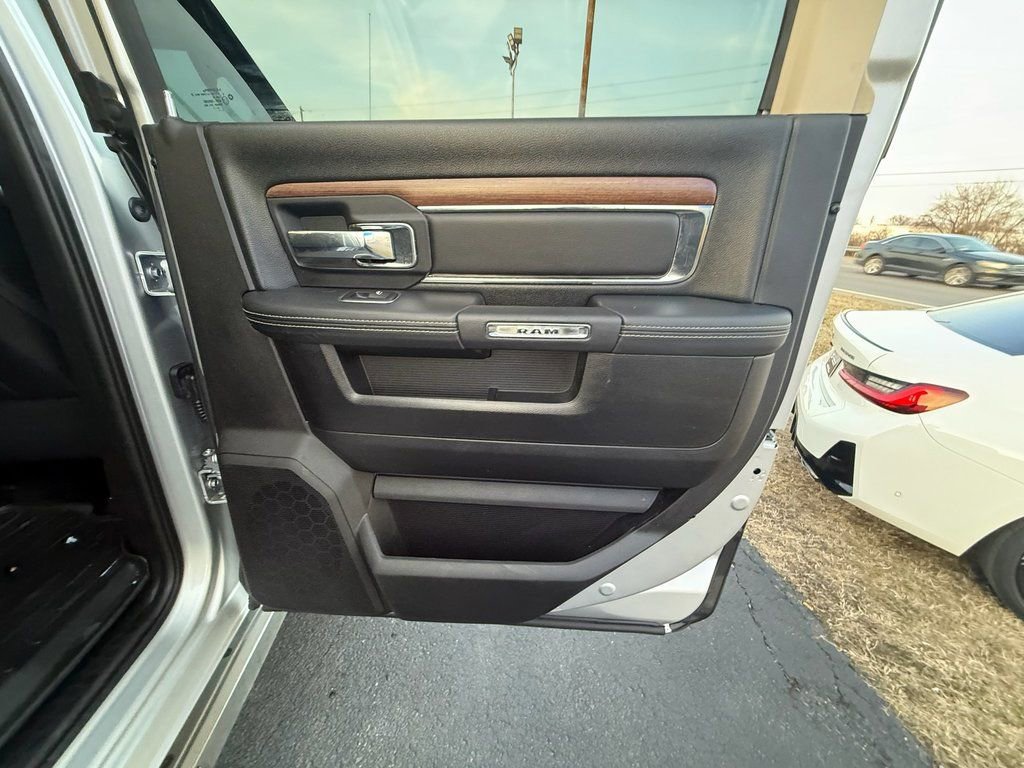 Used 2016 RAM 2500 Laramie w/ Convenience Group image 21
