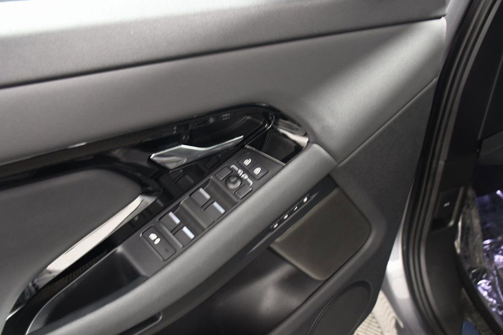 Certified 2025 Land Rover Range Rover Evoque Dynamic SE image 15