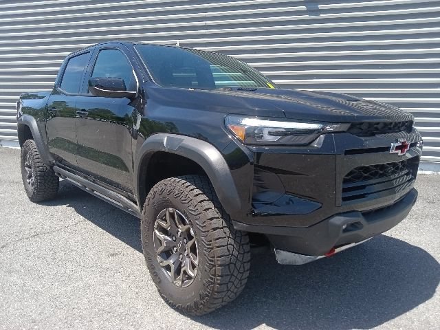 Used 2025 Chevrolet Colorado ZR2 w/ Technology Package AWD/4WD video 1