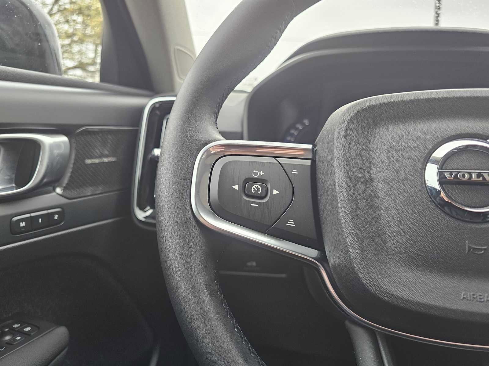 New 2026 Volvo XC40 B5 Plus w/ Protection Package Premier image 34