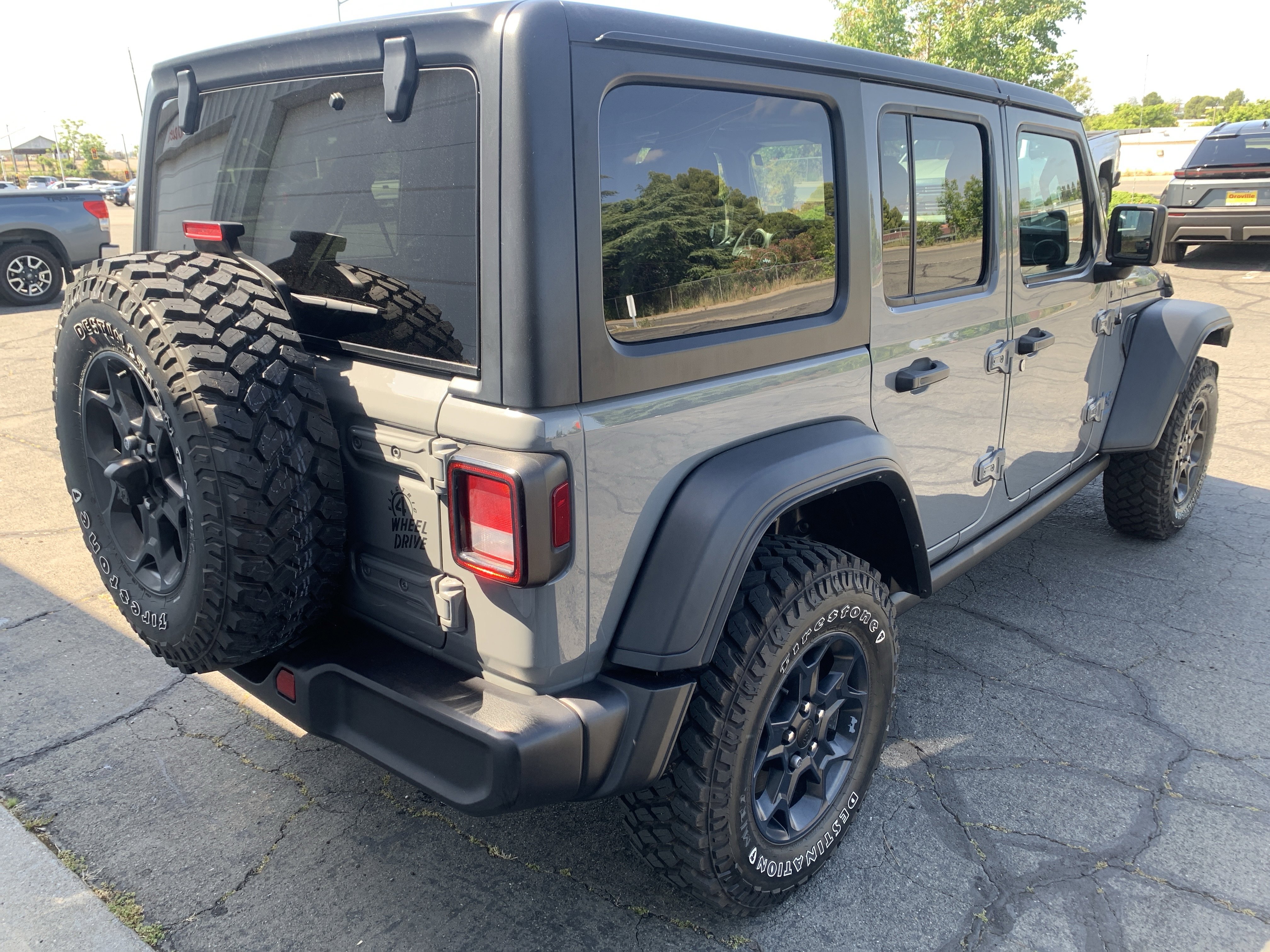 Used 2023 Jeep Wrangler Unlimited w/ 8.4" Radio Group AWD/4WD image 5