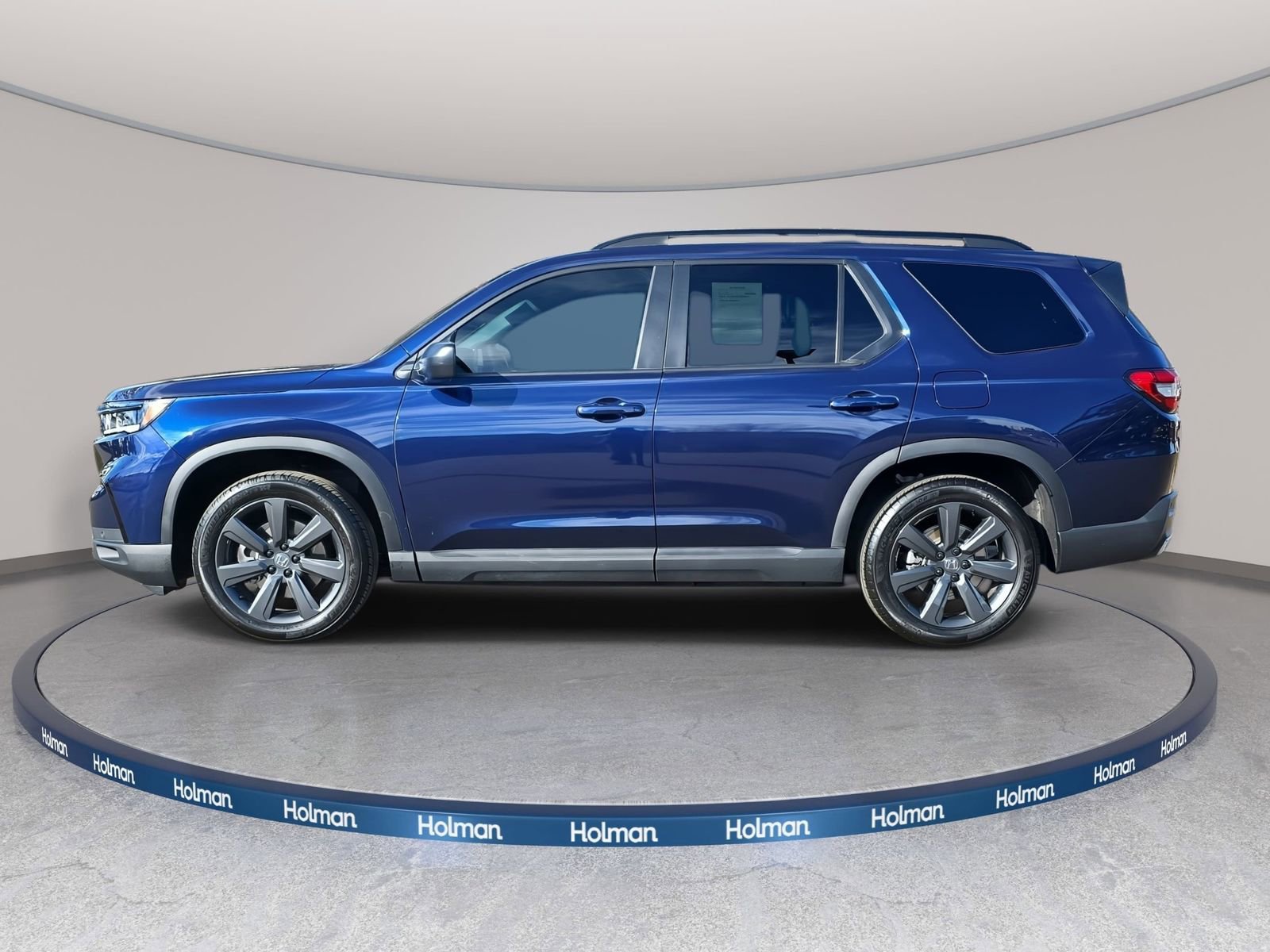 Certified 2025 Honda Pilot Sport image 4