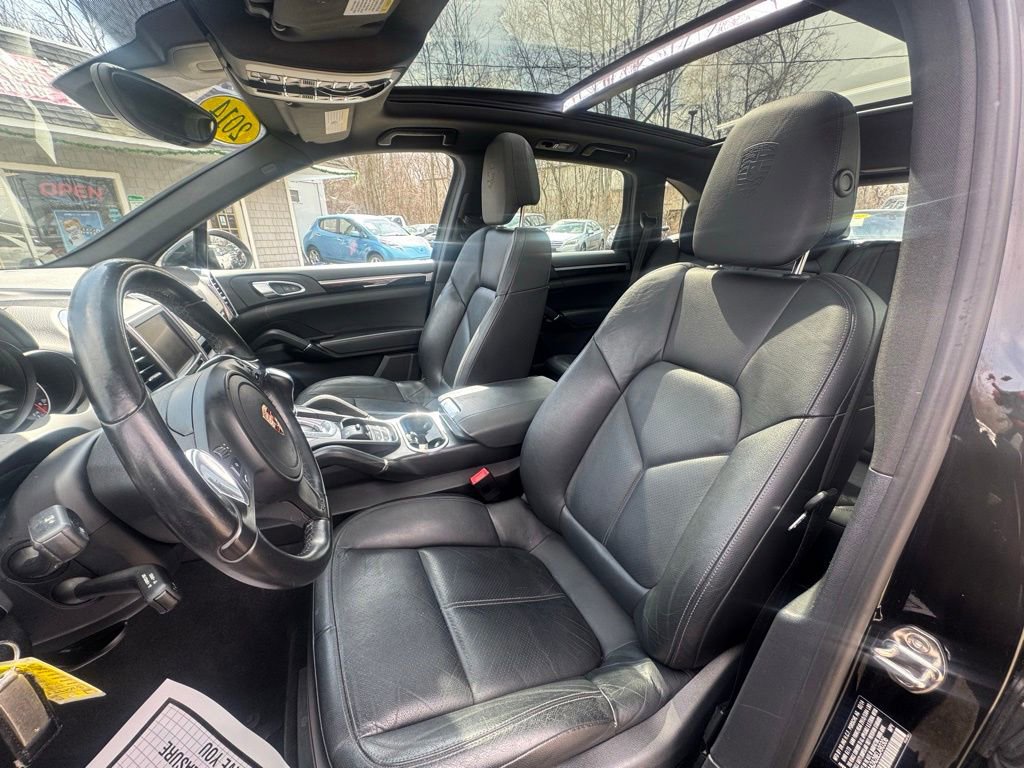 Used 2014 Porsche Cayenne Platinum Edition image 31