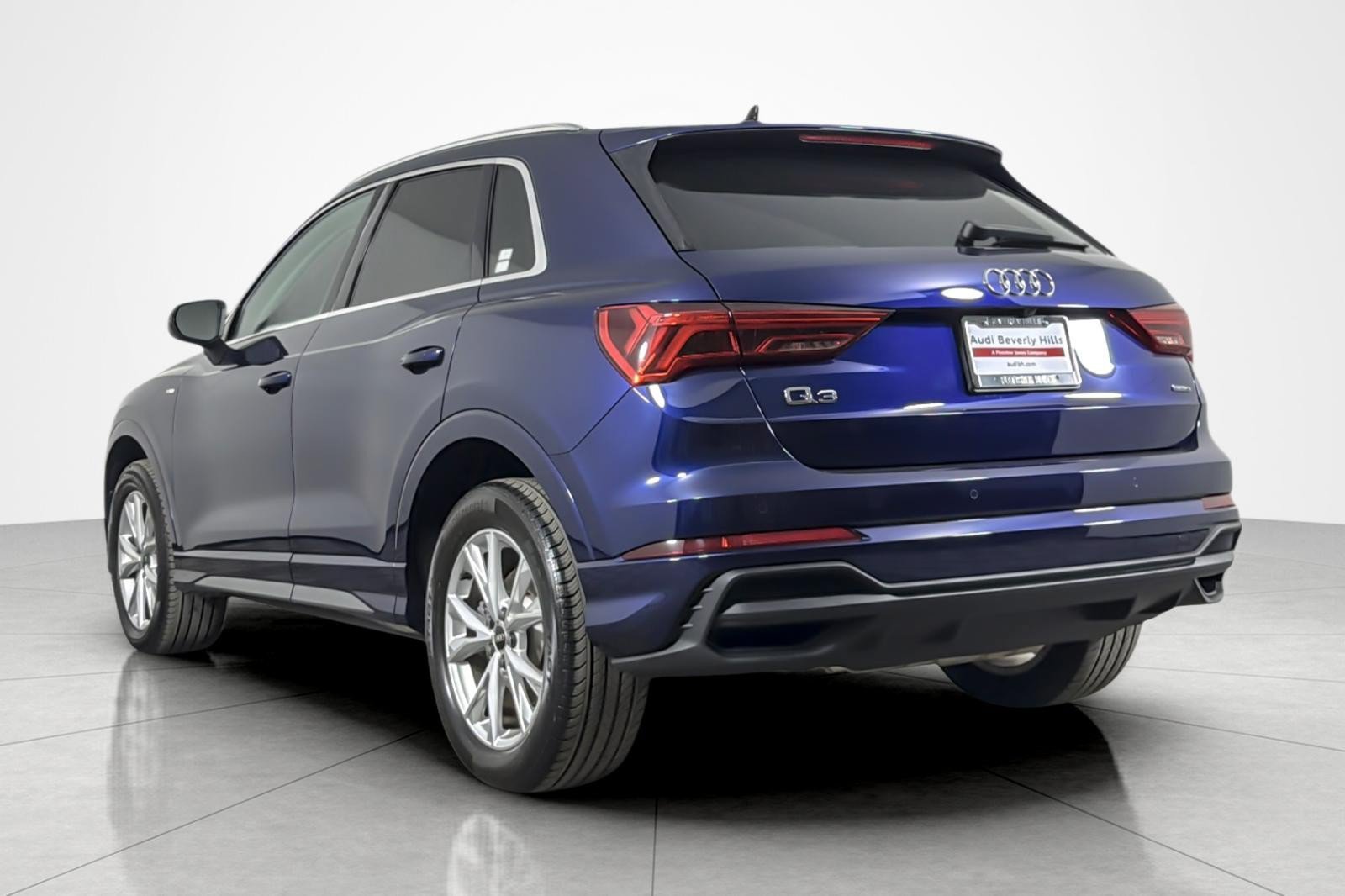 Used 2025 Audi Q3 2.0T Premium Plus AWD/4WD image 3