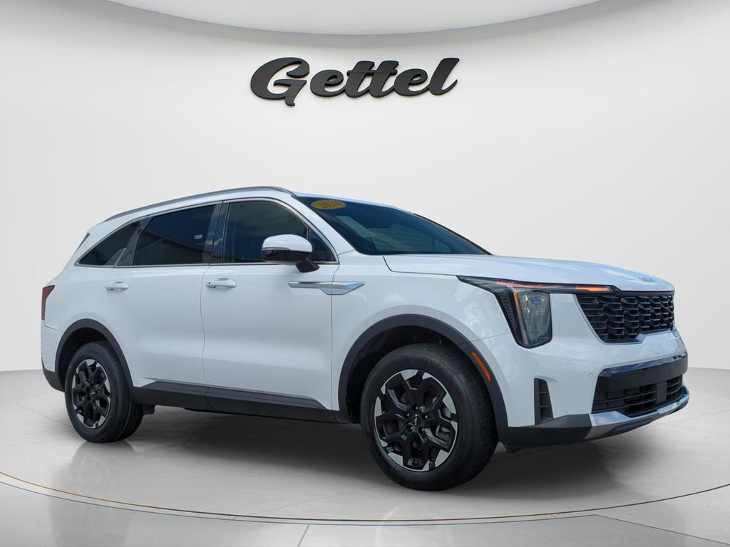 Used 2024 Kia Sorento S image 2