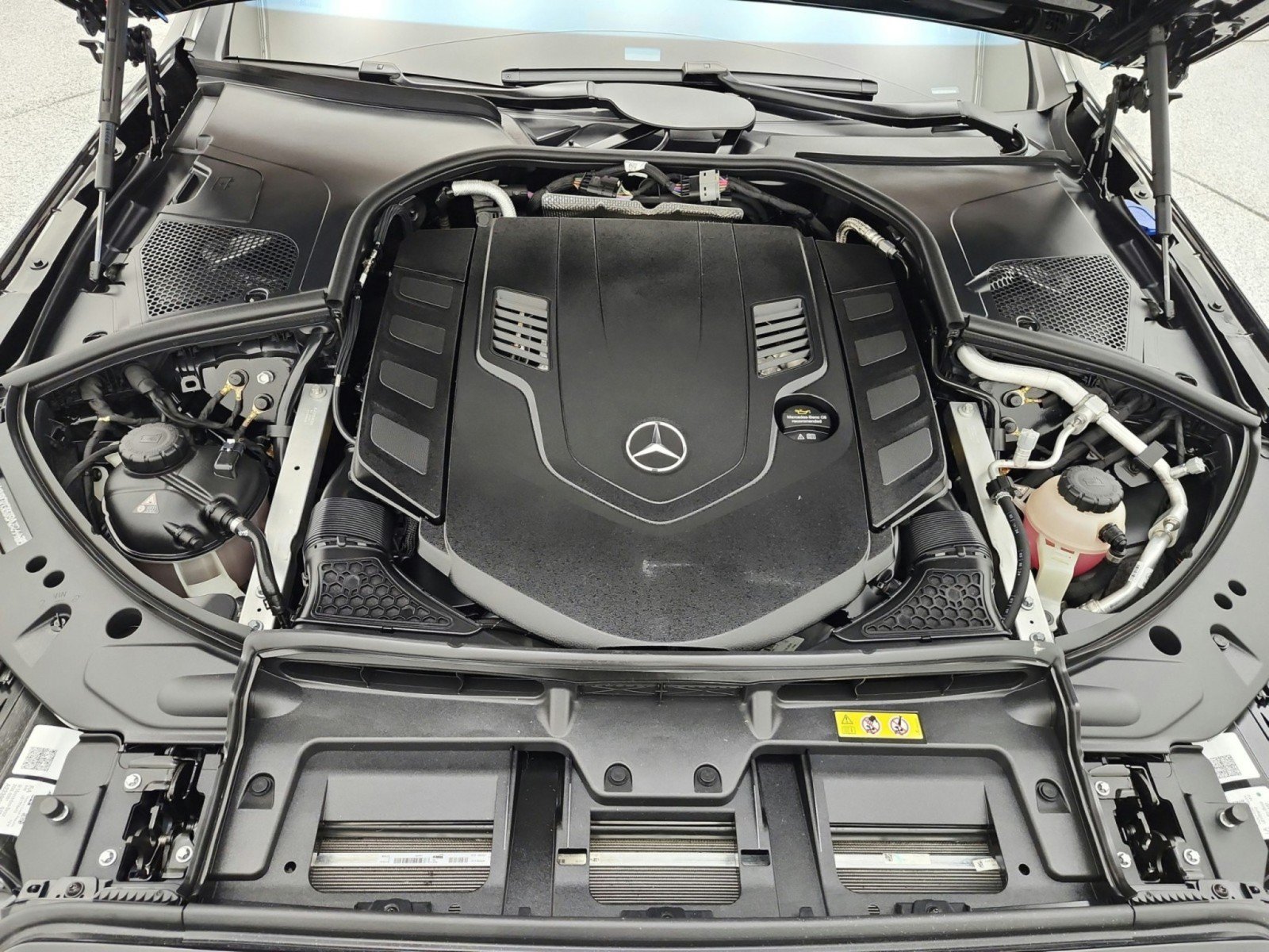 Certified 2025 Mercedes-Benz S 580 4MATIC Sedan image 17
