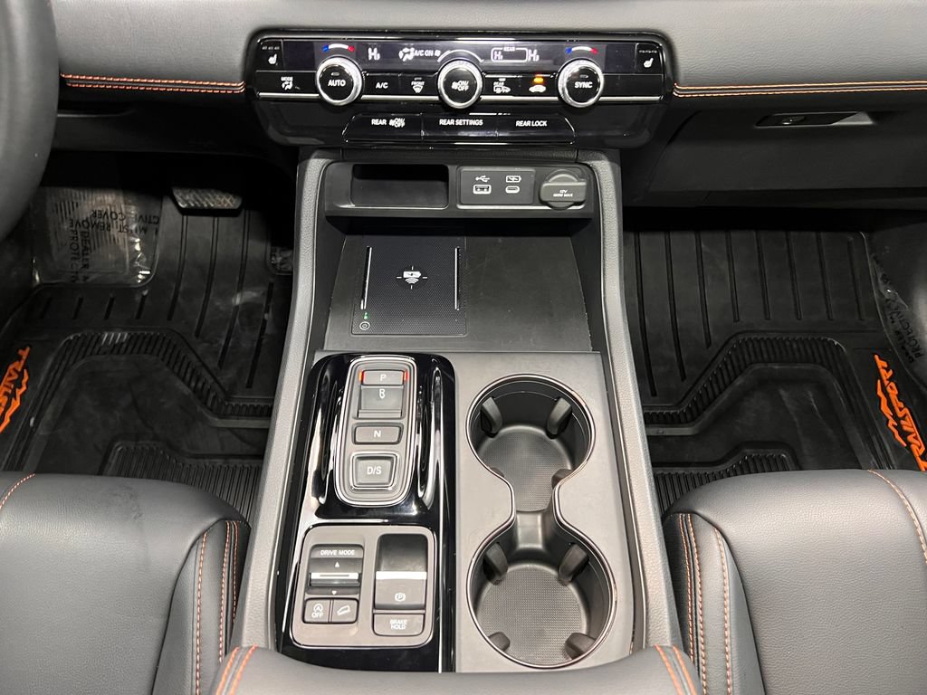 Used 2025 Honda Pilot TrailSport image 14