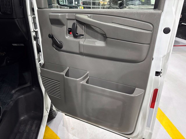 Used 2012 GMC Savana 3500 RWD image 16