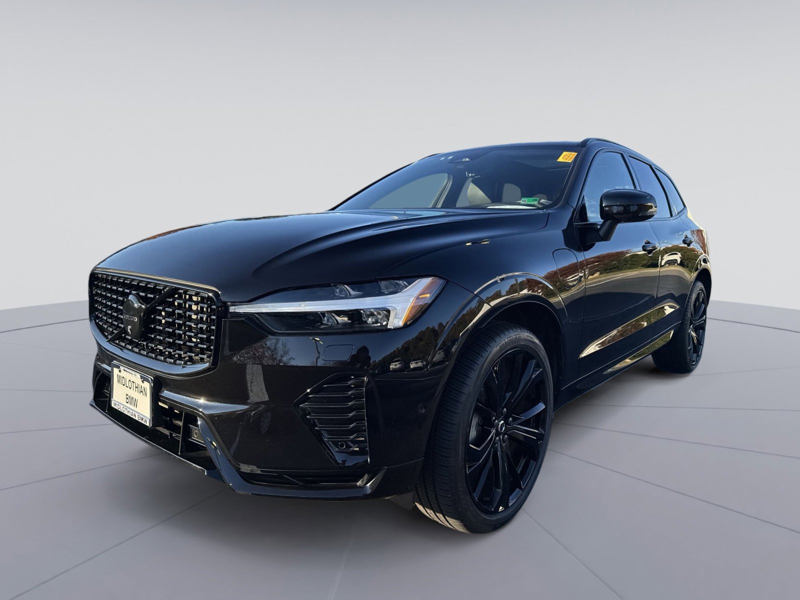 Used 2024 Volvo XC60 T8 Ultimate w/ Protection Package Premier image 5