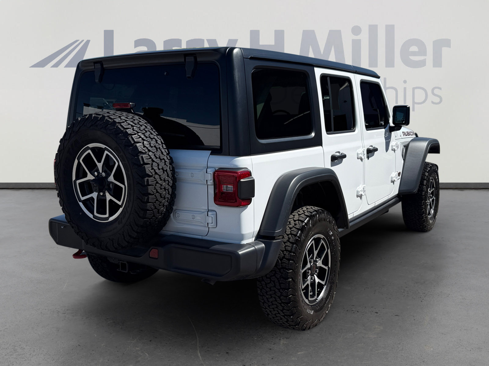 Used 2026 Jeep Wrangler Unlimited Rubicon AWD/4WD image 5