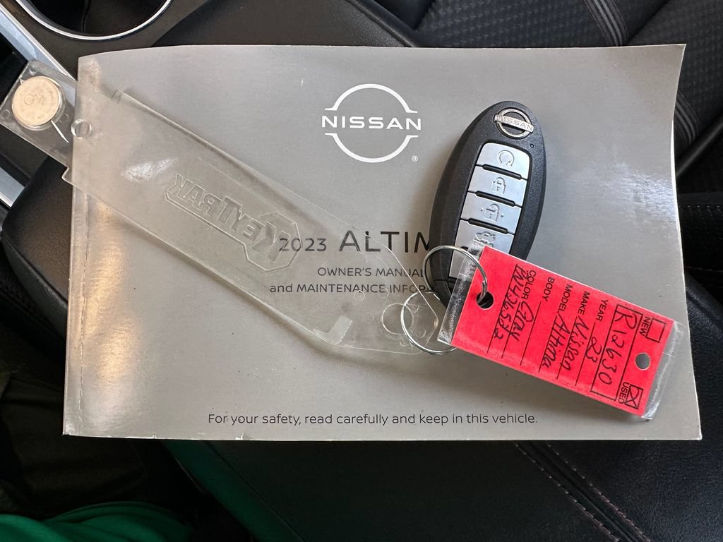 Used 2023 Nissan Altima 2.5 SR FWD image 8