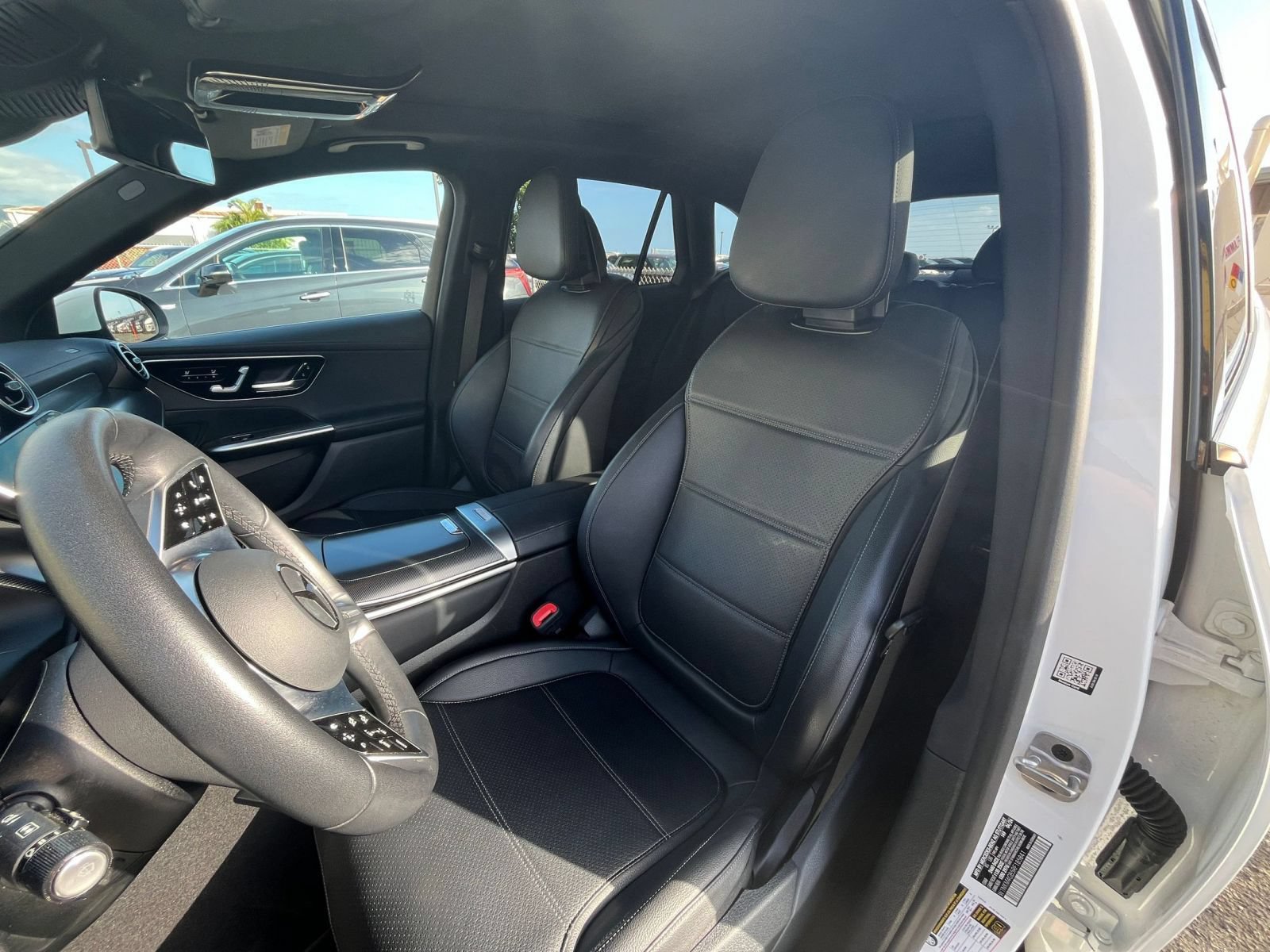 Used 2024 Mercedes-Benz GLC 300 image 33