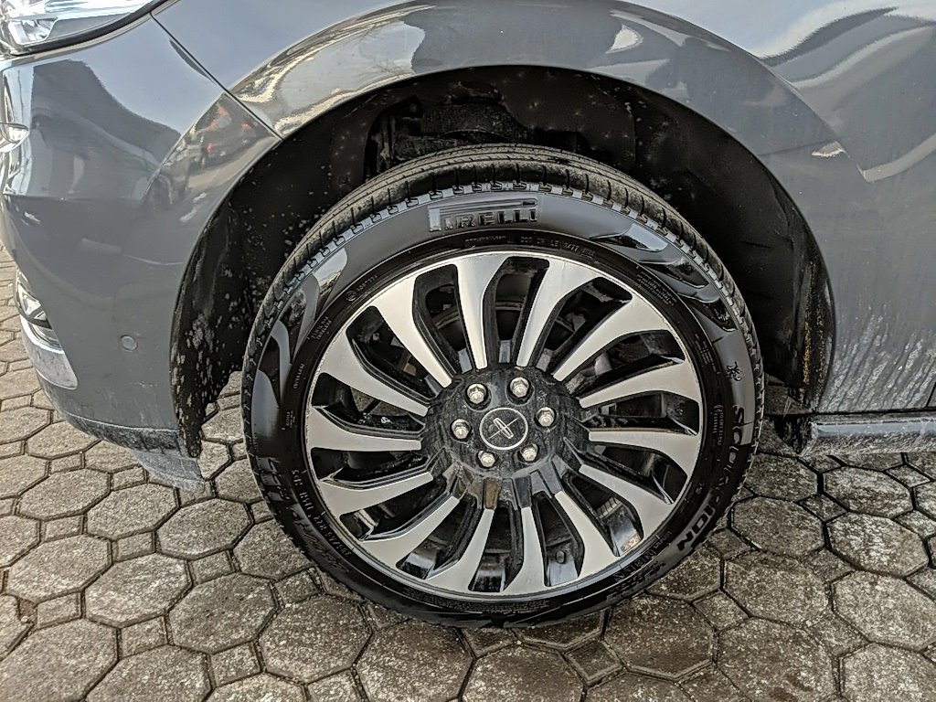 Certified 2022 Lincoln Navigator L Black Label image 9