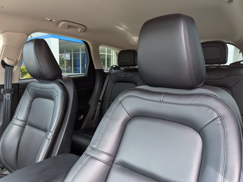Used 2023 Lincoln Corsair AWD w/ Towing Package image 15