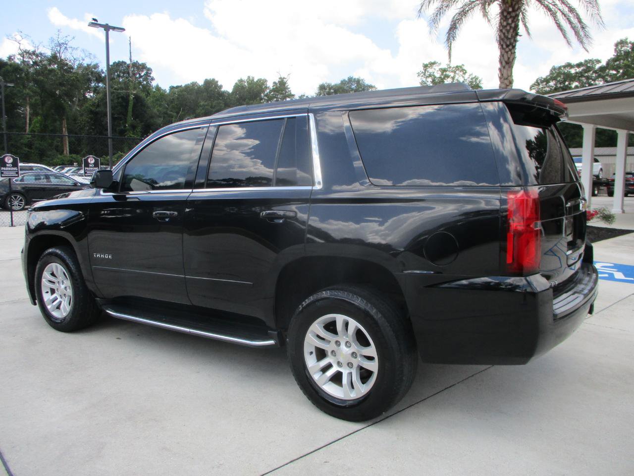 Used 2017 Chevrolet Tahoe LT RWD image 4