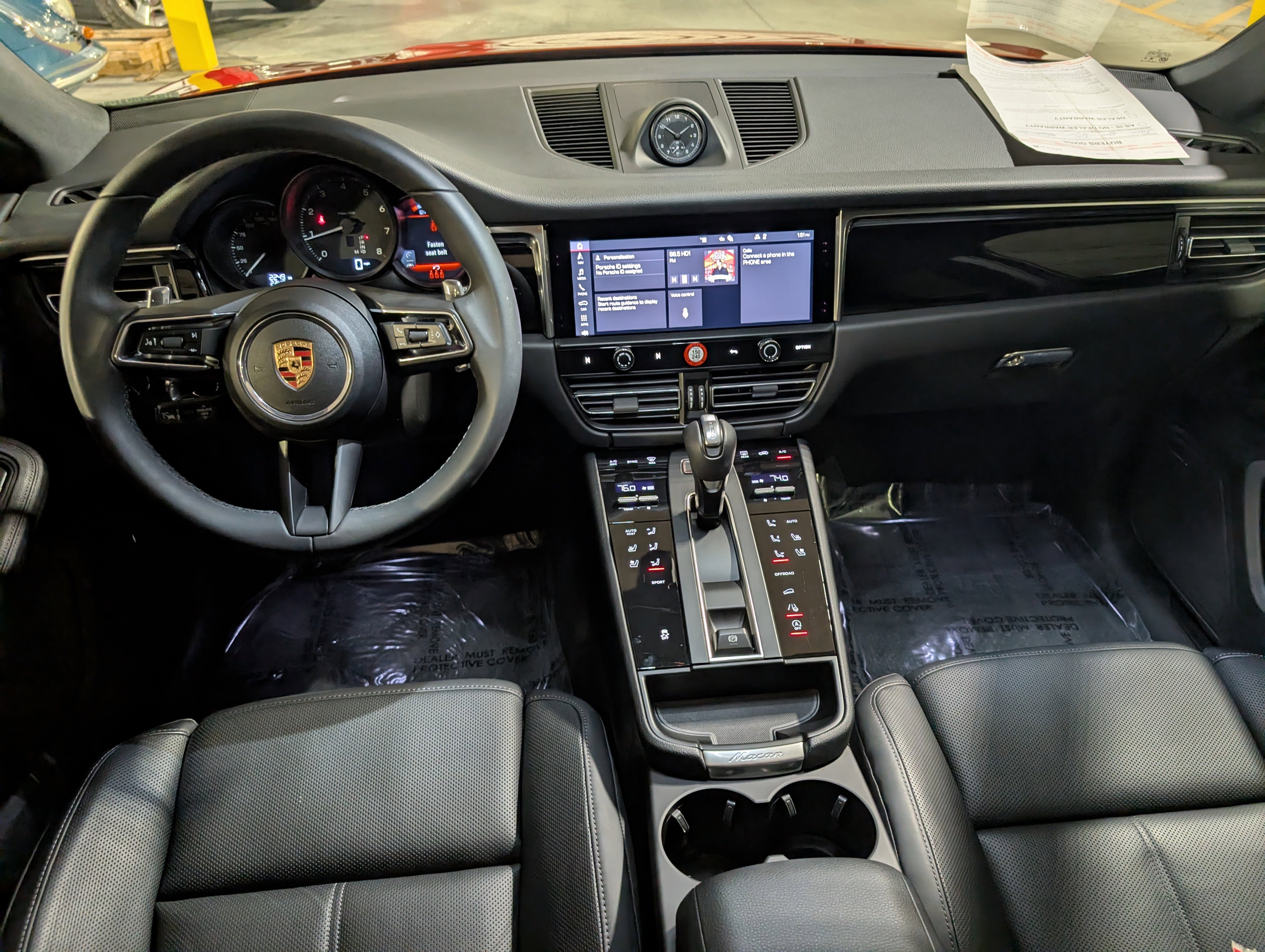 Certified 2025 Porsche Macan image 7