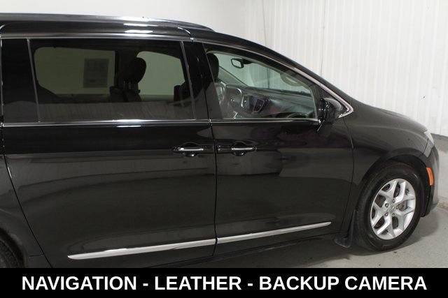 Used 2020 Chrysler Pacifica Touring-L Plus w/ Tire & Wheel Group FWD image 34