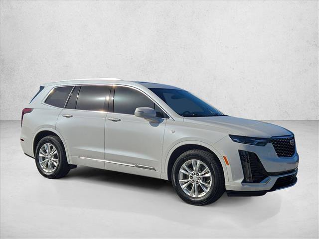 Used 2025 Cadillac XT6 Luxury FWD image 3