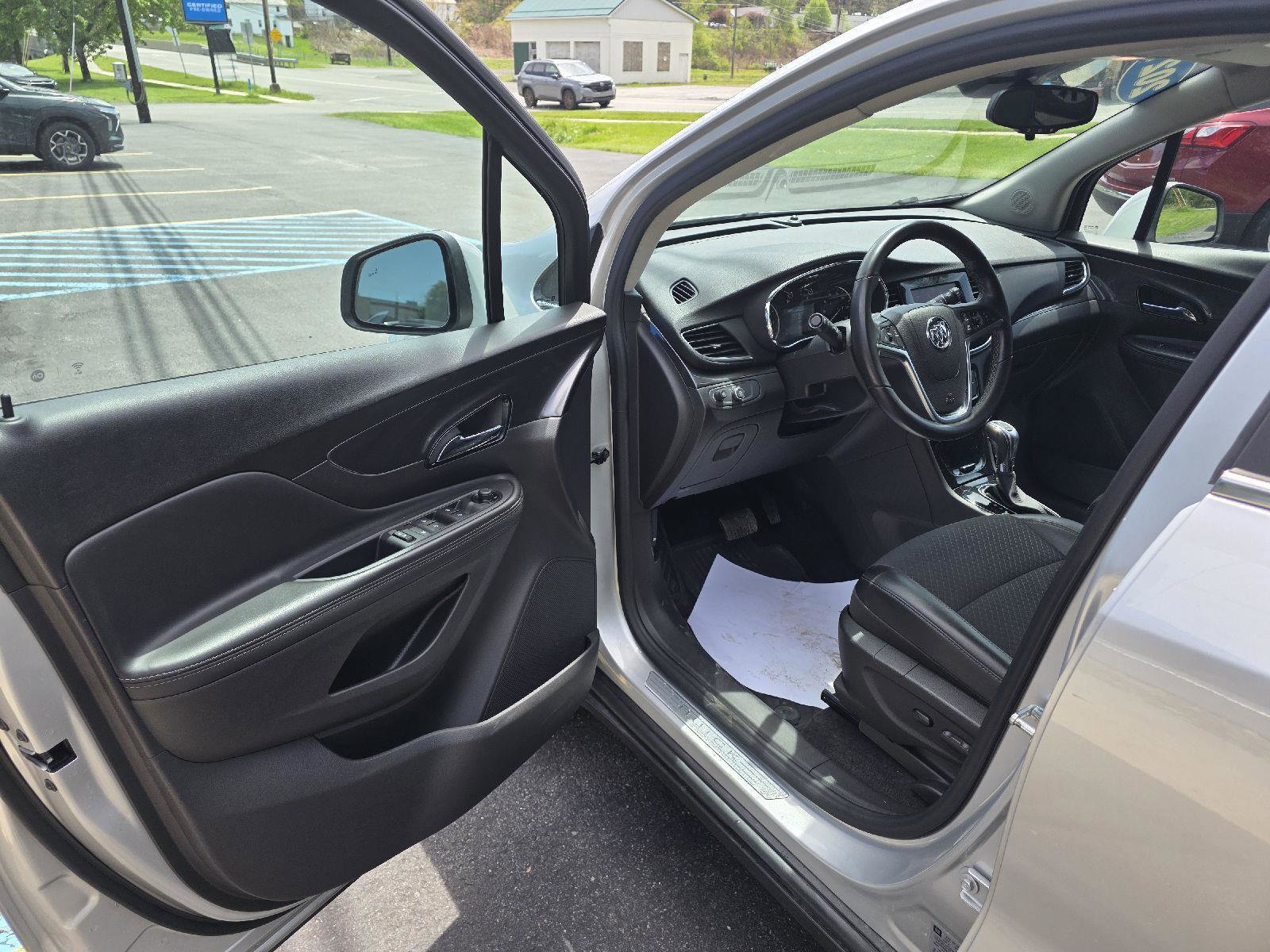 Used 2021 Buick Encore Preferred w/ Safety Package AWD/4WD image 10