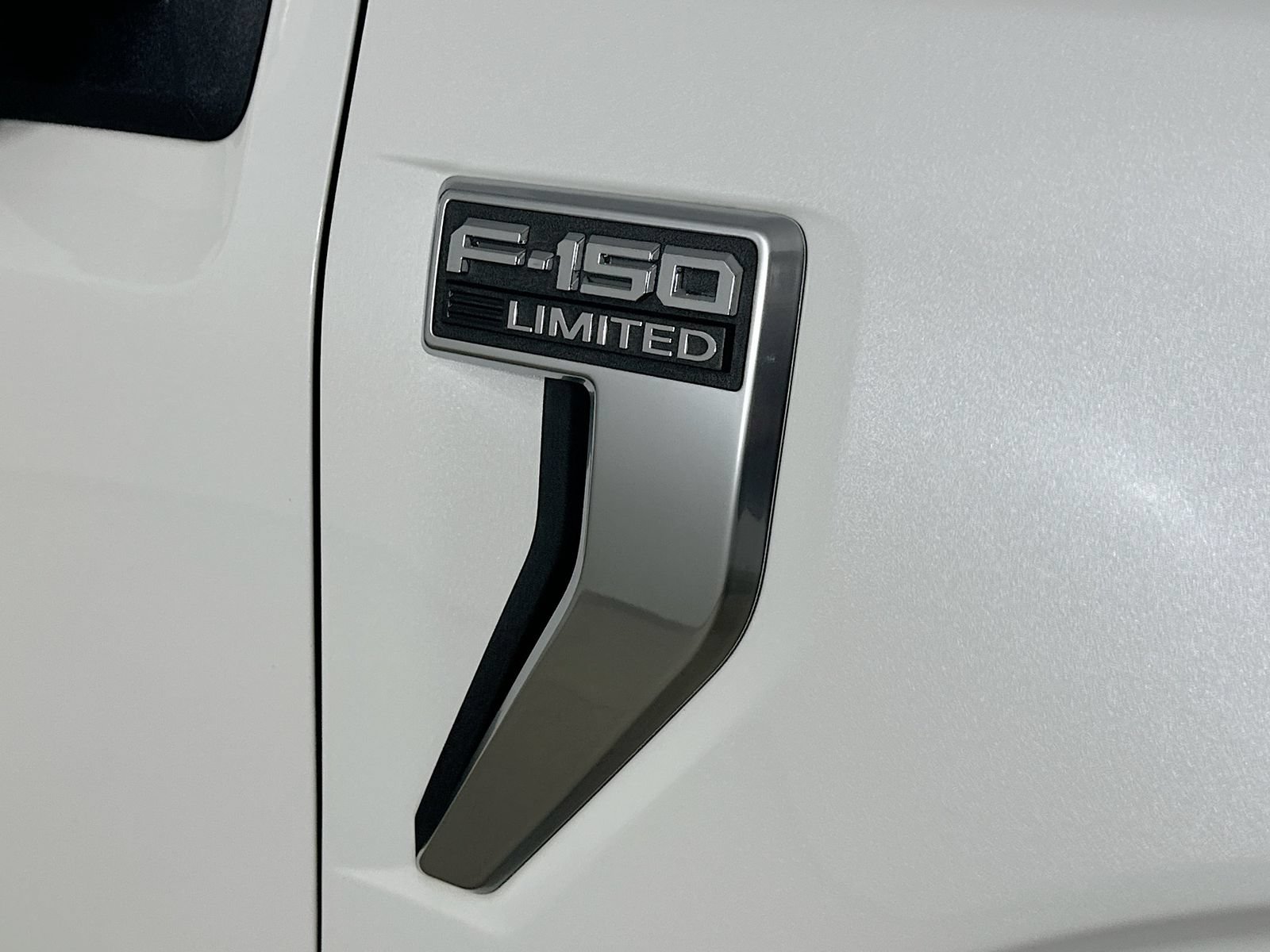 Used 2023 Ford F150 Limited AWD/4WD image 9