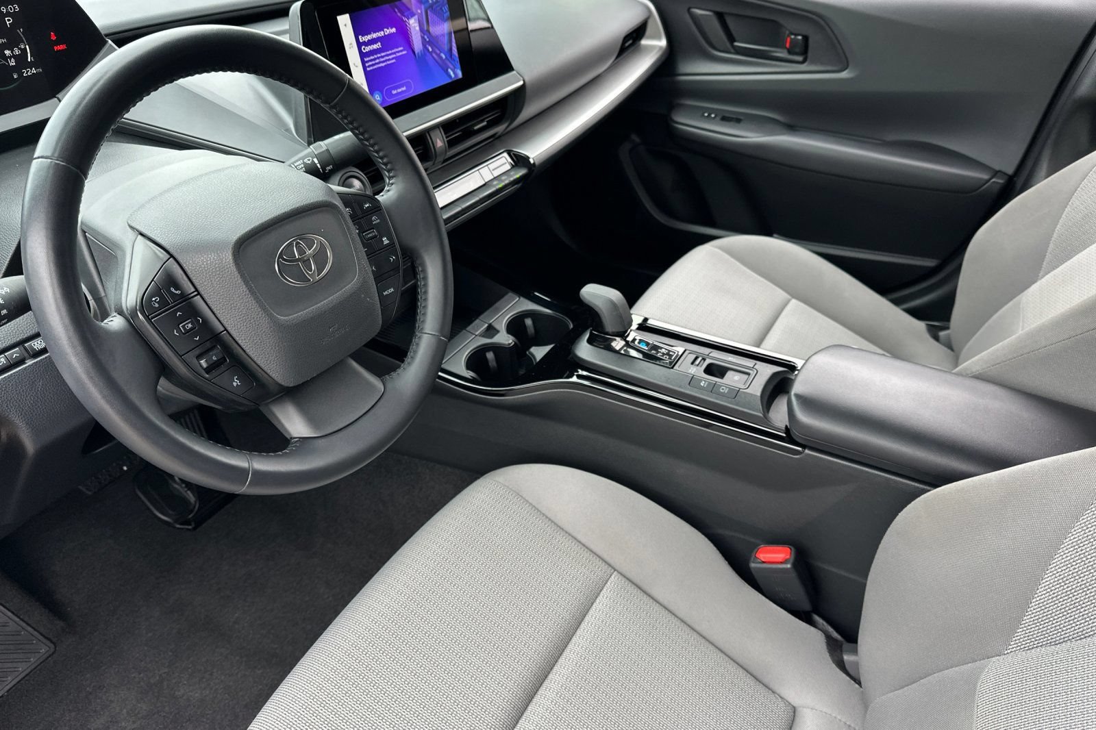 Used 2024 Toyota Prius LE FWD image 14