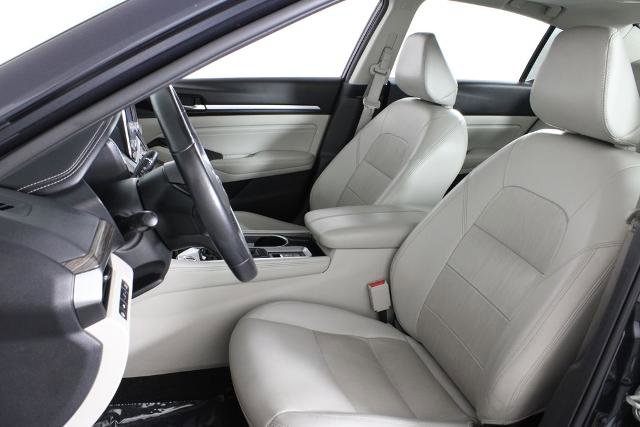 Certified 2020 Nissan Altima 2.0 Platinum FWD image 20