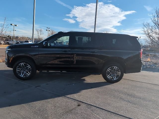 Used 2025 Chevrolet Suburban Z71 image 4