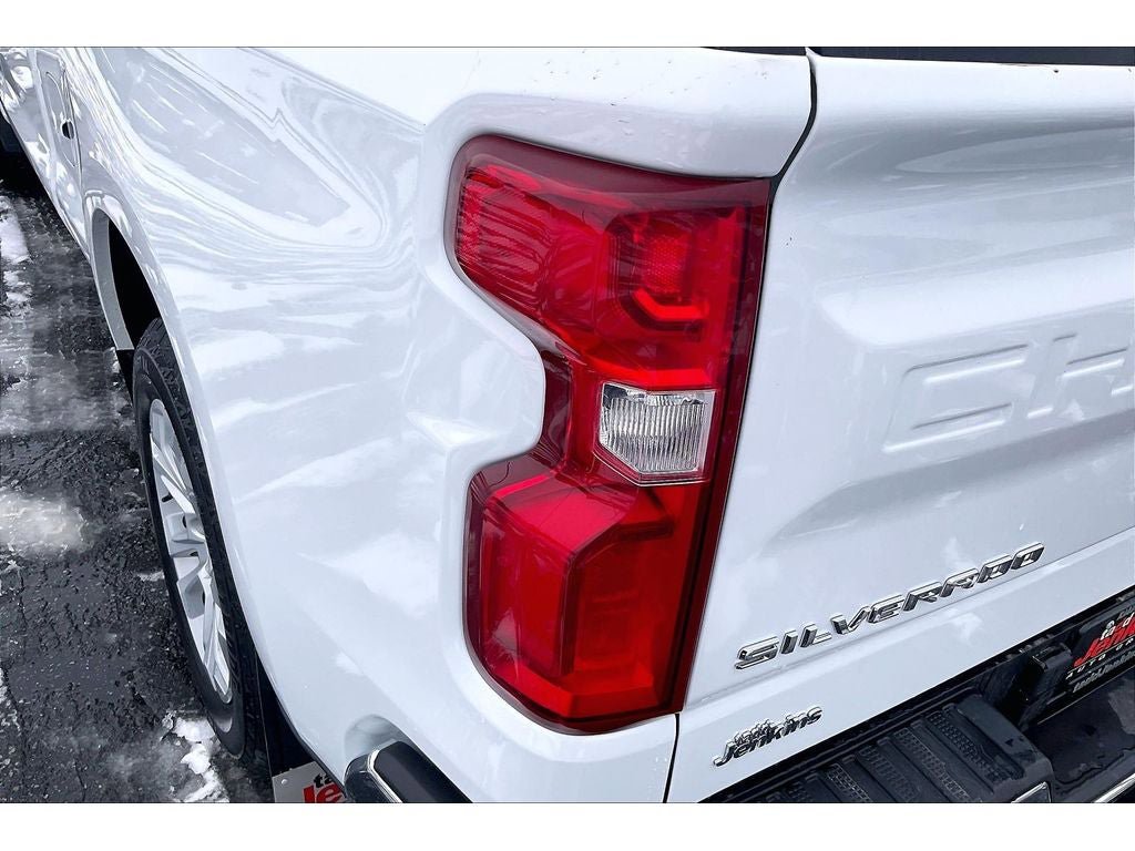 Used 2025 Chevrolet Silverado 1500 LTZ image 30