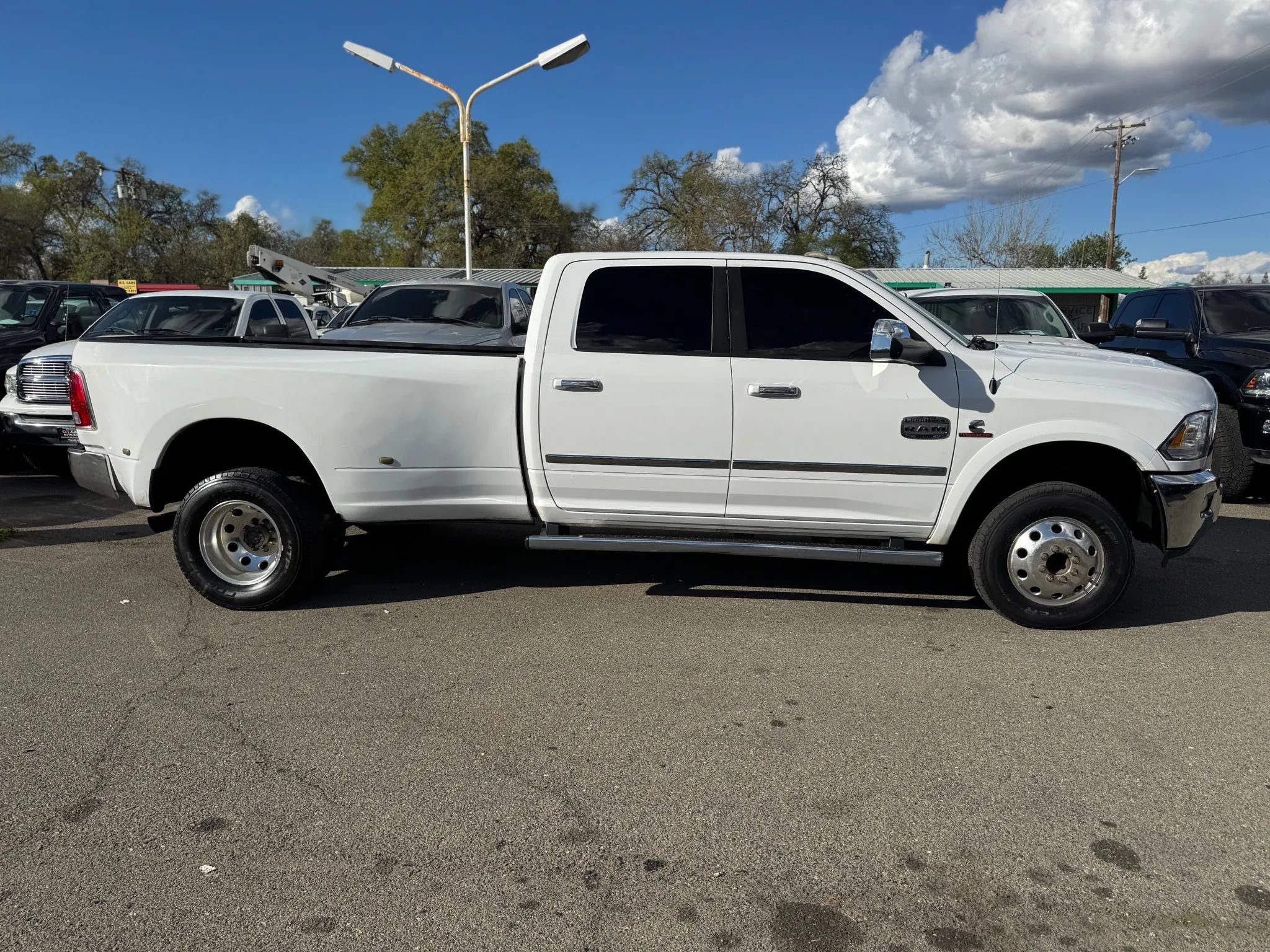 Used 2015 RAM 3500 Laramie Longhorn AWD/4WD image 2