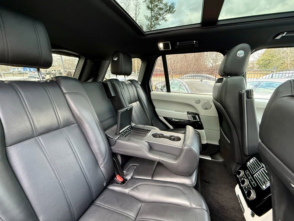 Used 2015 Land Rover Range Rover Supercharged image 30