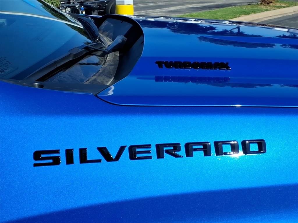 New 2026 Chevrolet Silverado 1500 Custom w/ Turbomax Blackout Package image 7