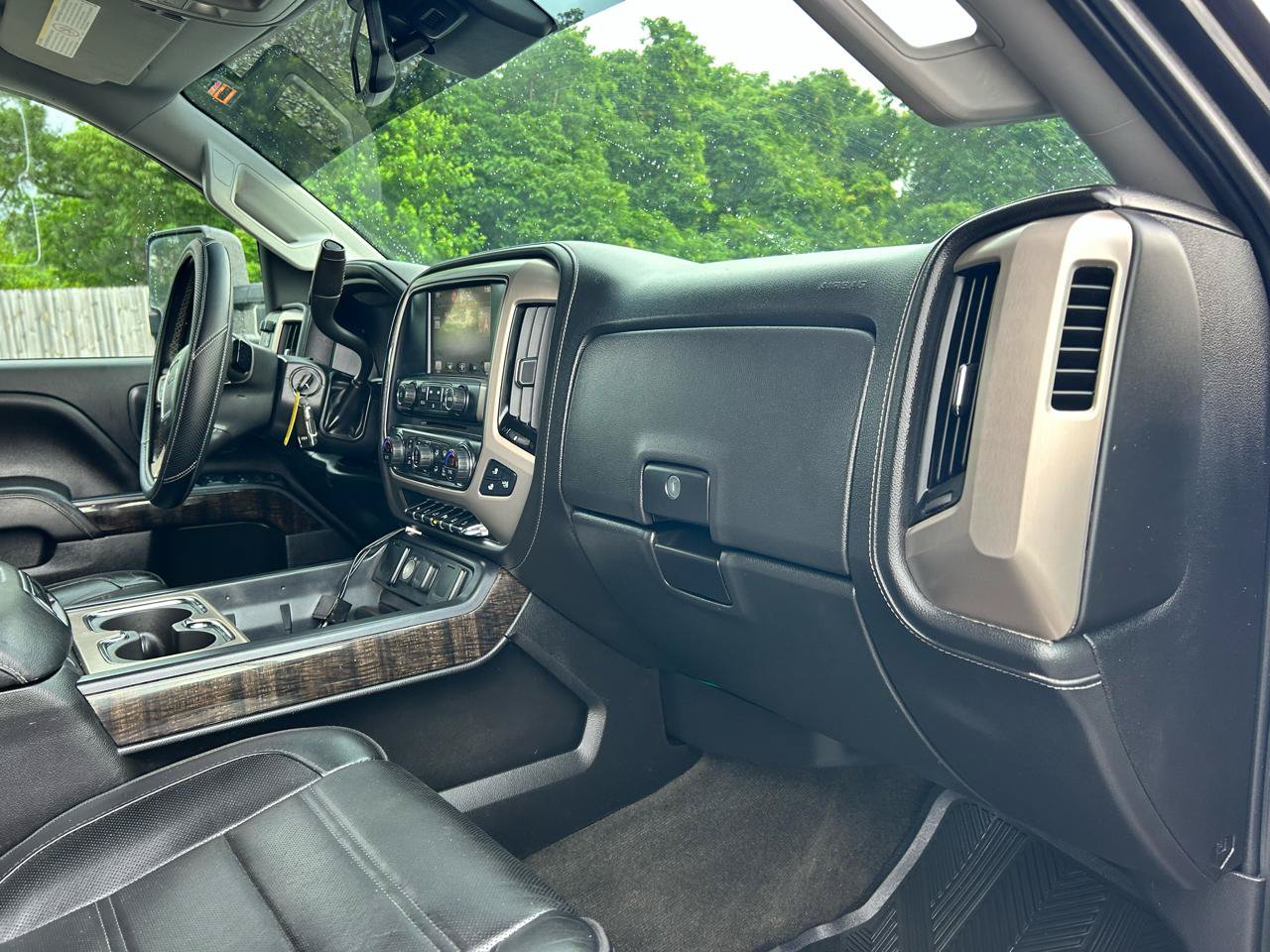 Used 2015 GMC Sierra 2500 Denali AWD/4WD image 9
