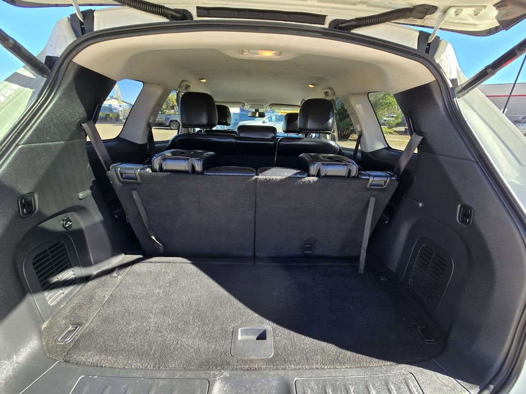 Used 2018 Nissan Pathfinder SL w/ Midnight Edition Package image 16