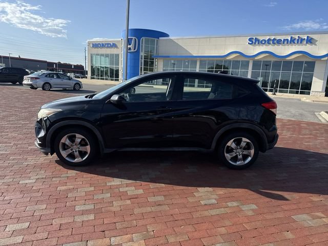 Used 2017 Honda HR-V LX image 3