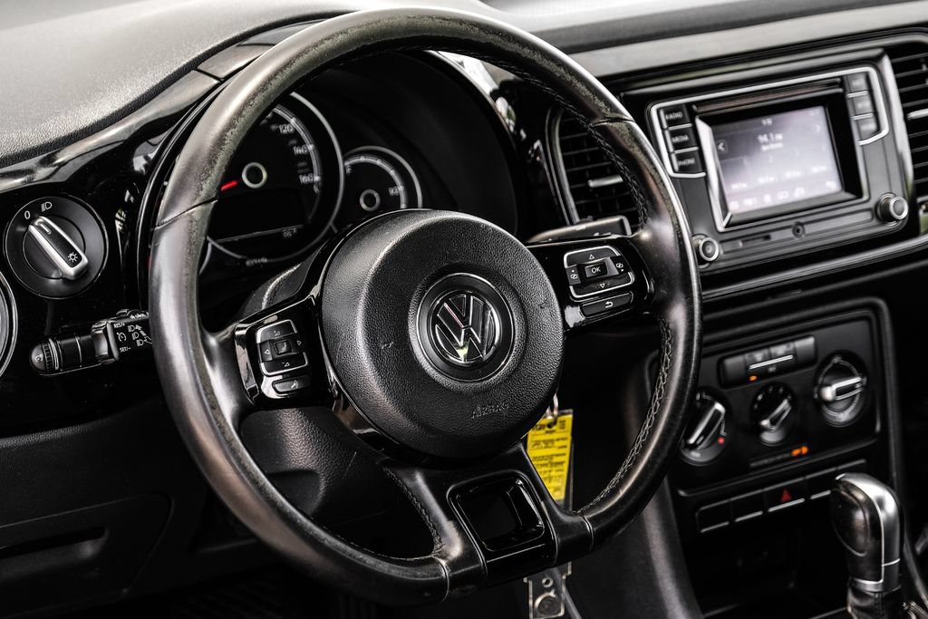 Used 2018 Volkswagen Beetle 2.0T S FWD image 11
