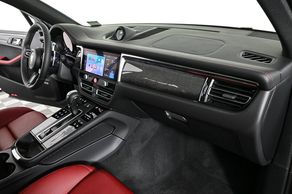 New 2026 Porsche Macan GTS image 28