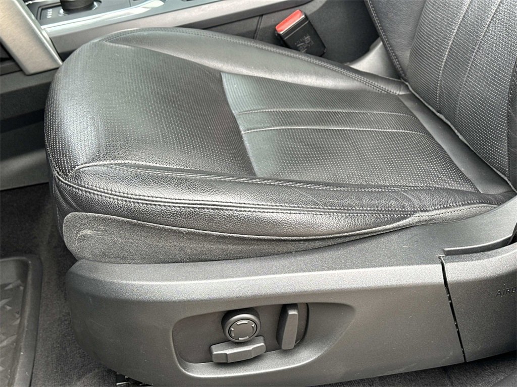 Used 2019 Land Rover Discovery Sport HSE image 16