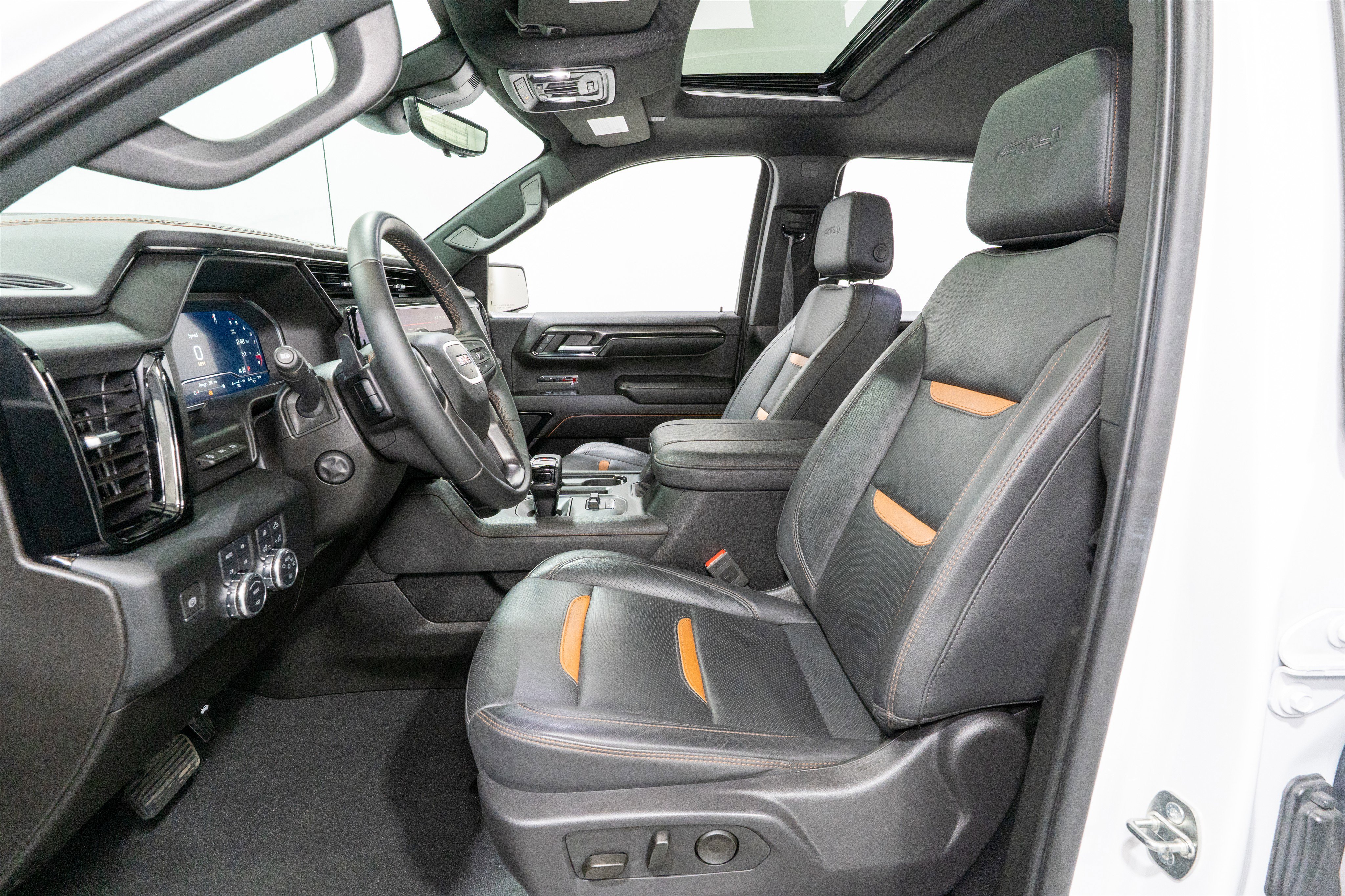 Used 2024 GMC Sierra 1500 AT4 w/ Technology Package image 19