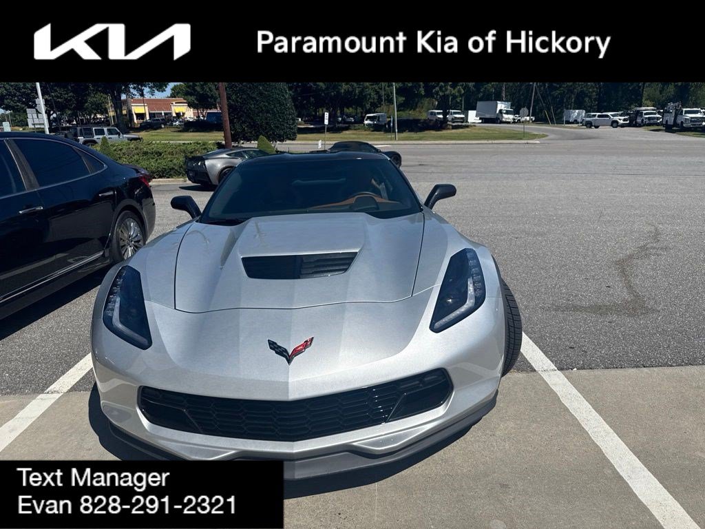 Used 2015 Chevrolet Corvette Z06 w/ 3LZ Preferred Equipment Group RWD image 3