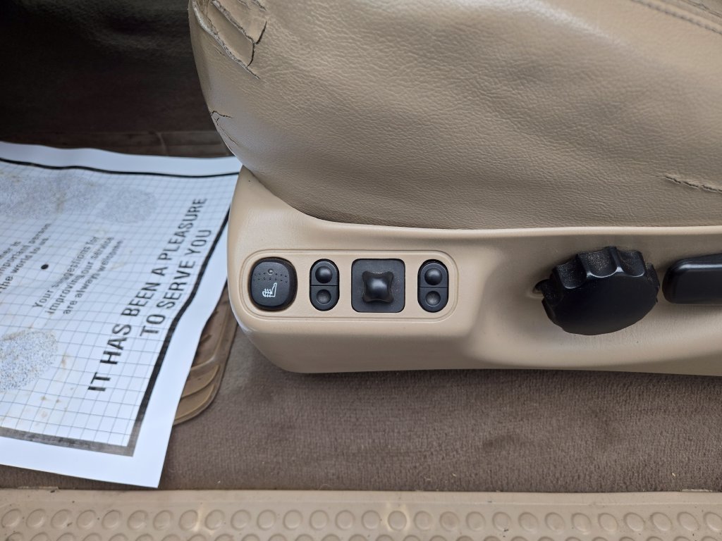 Used 2004 Ford F350 Lariat AWD/4WD image 18