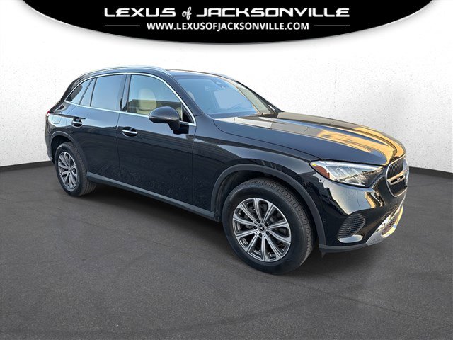 Used 2024 Mercedes-Benz GLC 300 4MATIC image 1