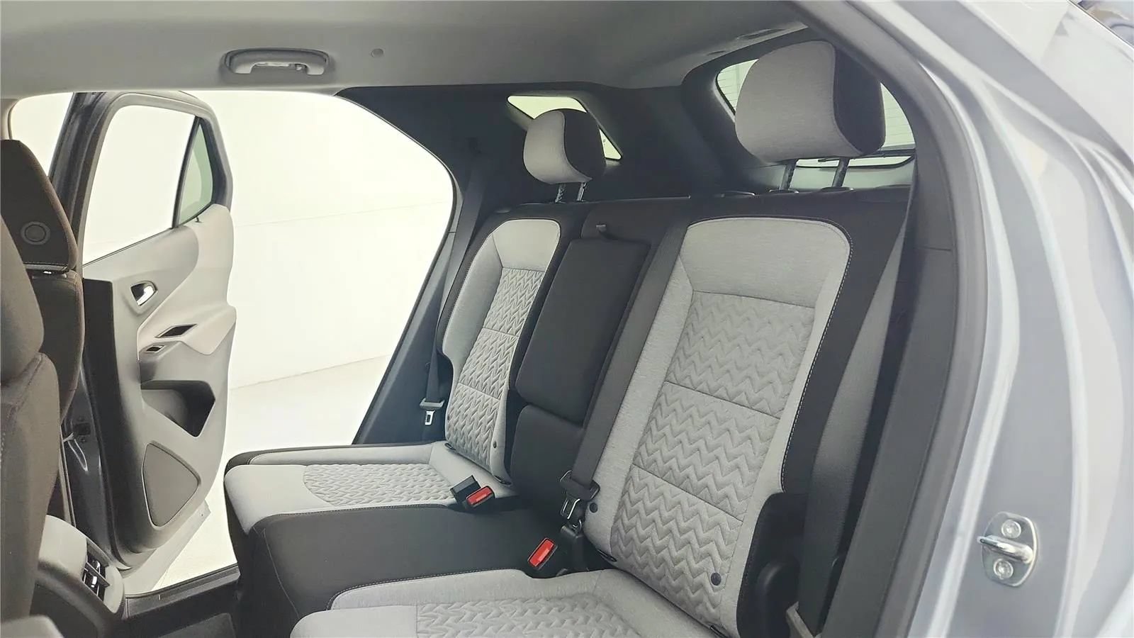 Used 2023 Chevrolet Equinox LS w/ LS Convenience Package FWD image 43