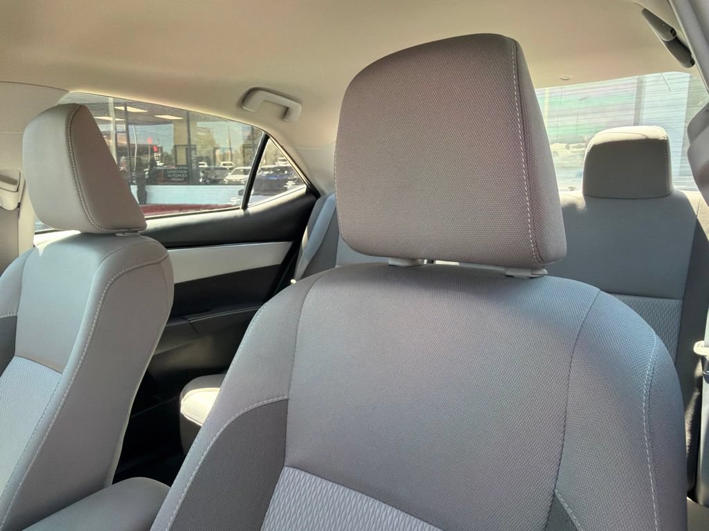 Used 2017 Toyota Corolla LE w/ Carpet Mat Package (TMS) FWD image 17