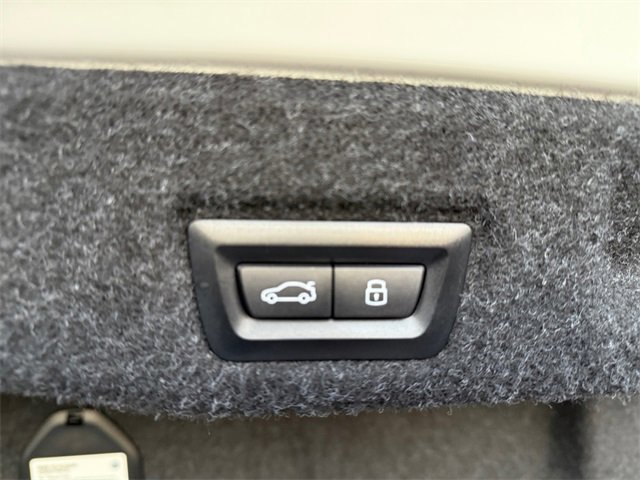 Certified 2025 BMW i5 xDrive40 w/ M Sport Package image 25