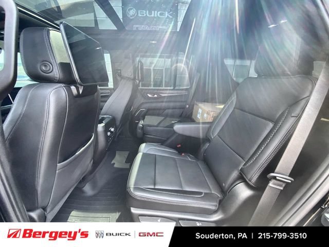 Used 2023 GMC Yukon Denali w/ Denali Reserve Package AWD/4WD image 9
