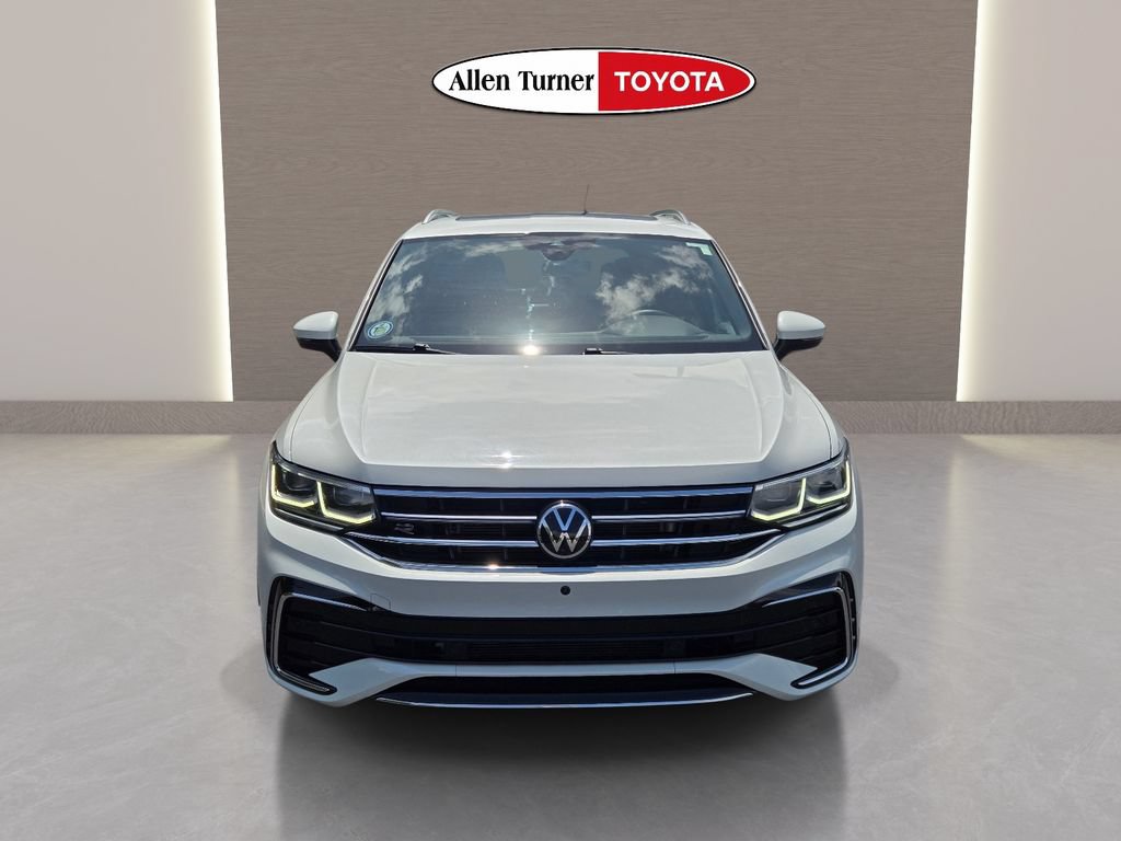 Used 2024 Volkswagen Tiguan SEL R-Line AWD/4WD image 2
