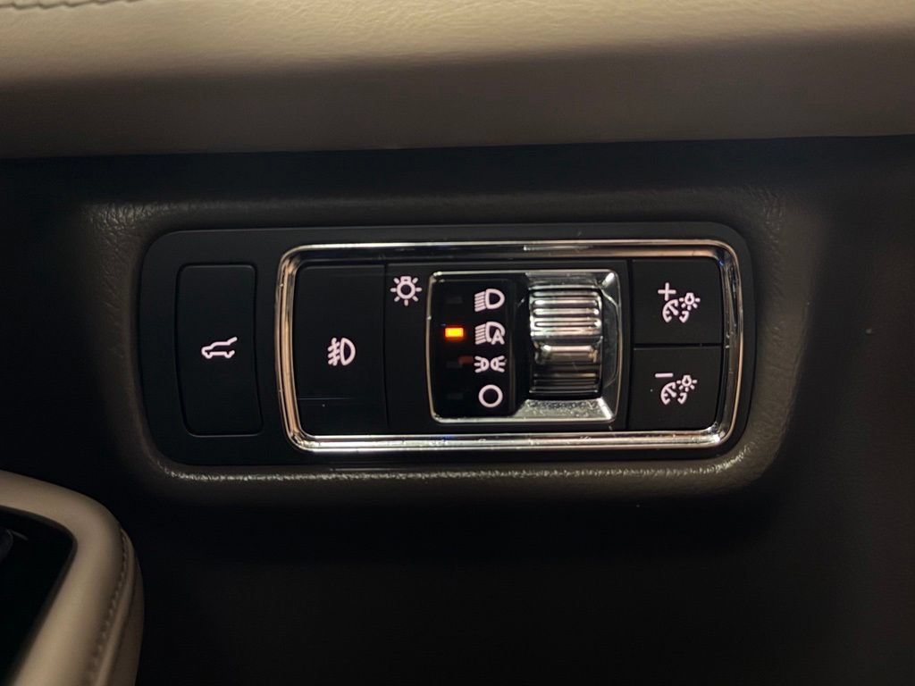 Used 2021 Lincoln Aviator Reserve w/ Equipment Group 202A AWD/4WD image 13